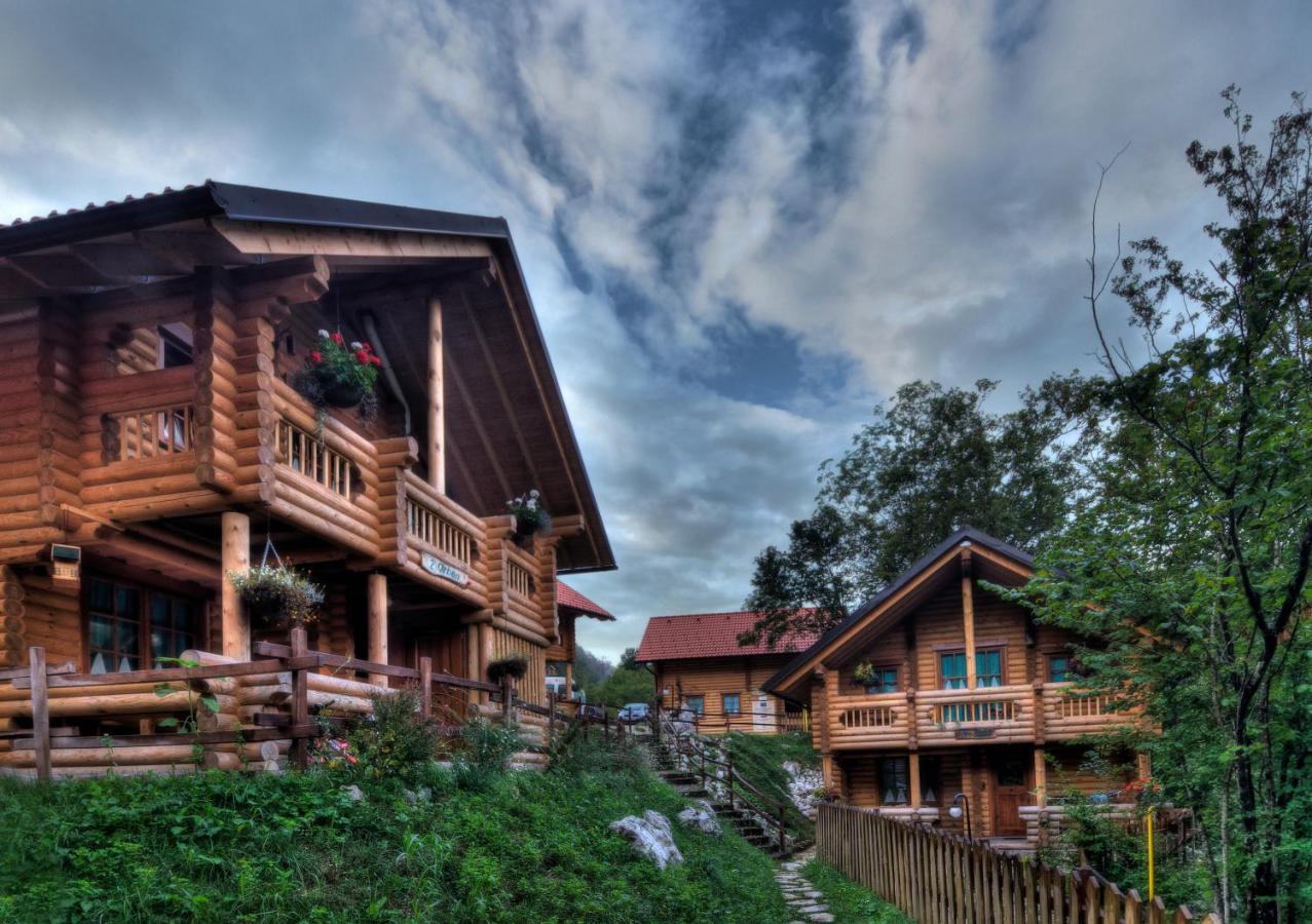 Kamp Koren Kobarid Bagian luar foto
