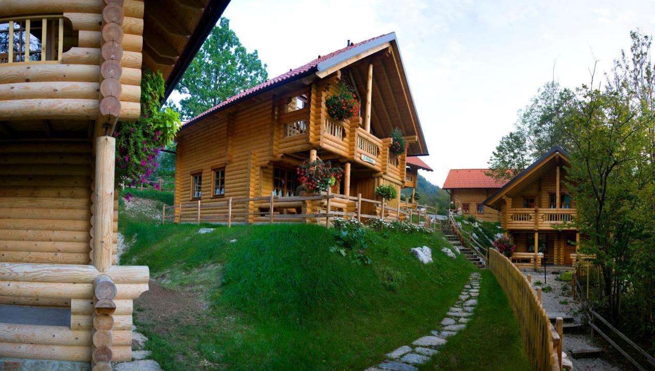 Kamp Koren Kobarid Bagian luar foto