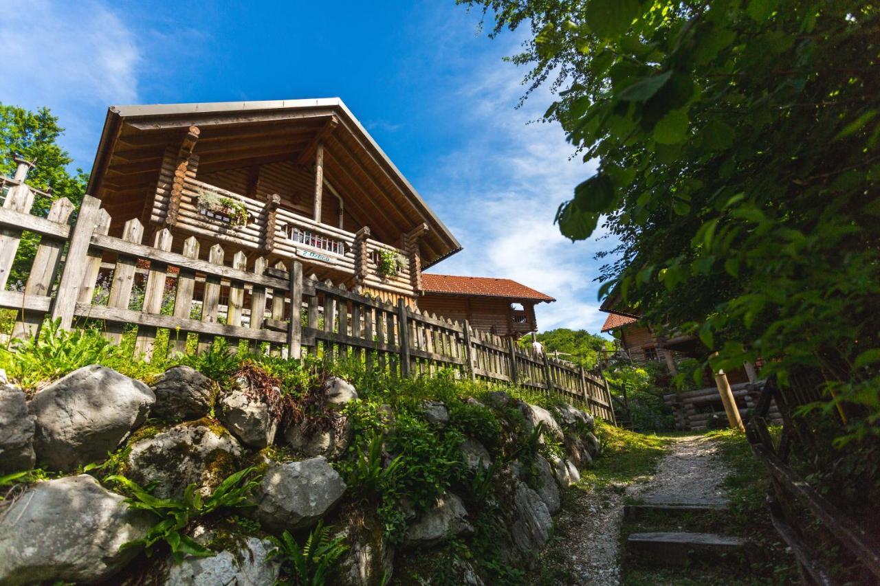 Kamp Koren Kobarid Bagian luar foto