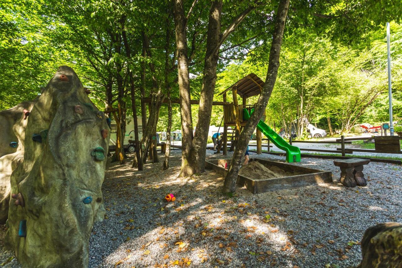 Kamp Koren Kobarid Bagian luar foto