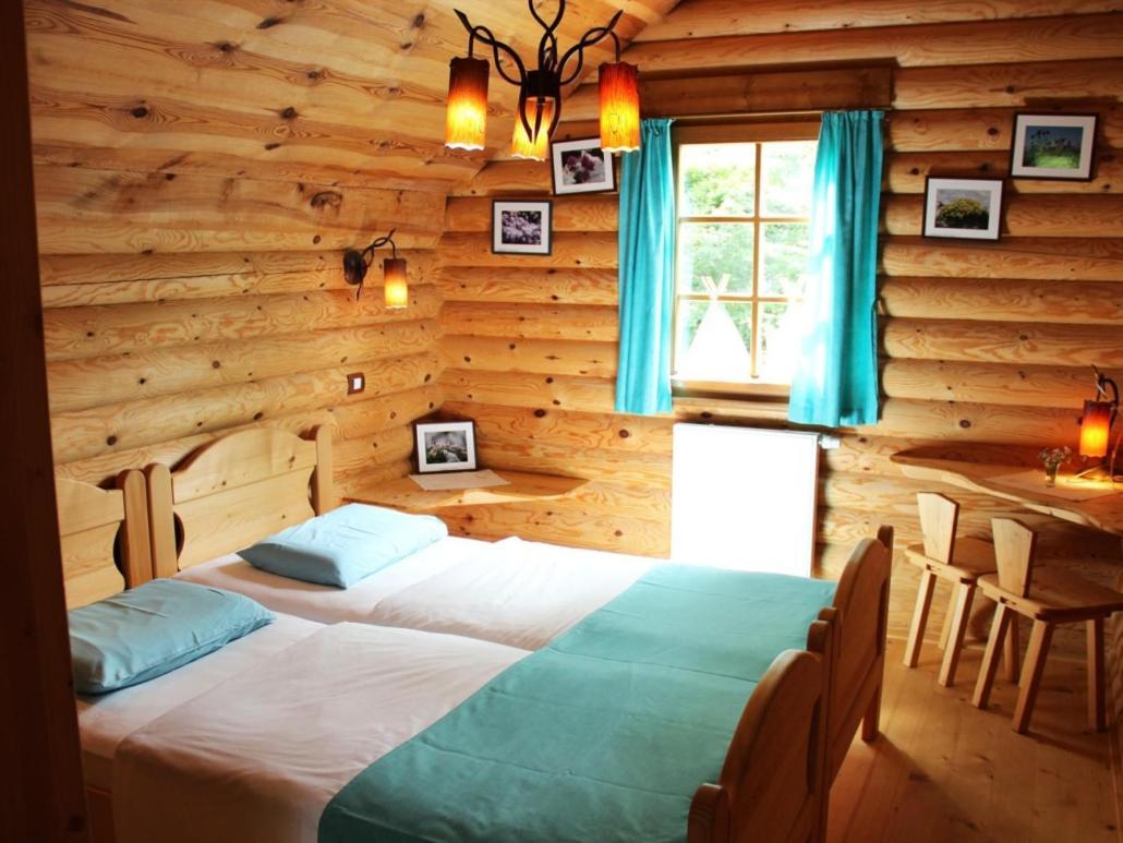 Kamp Koren Kobarid Bagian luar foto